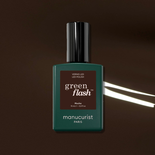 Manucurist Green Flash™ Mocha 15 ml – vernis semi-permanent marron foncé aux sous-tons froids
