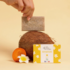 Les Petits Prodiges Savon exfoliant à la poudre de noyaux d'abricot 100 g