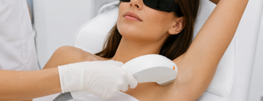 Après une séance de lumière pulsée : quels soins appliquer pour apaiser et protéger sa peau ?